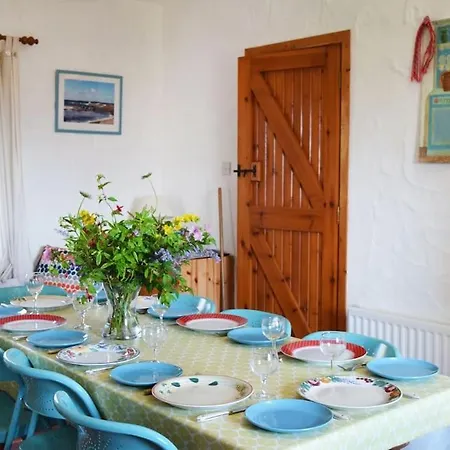 The Song House - Retreats And Group Hotell *